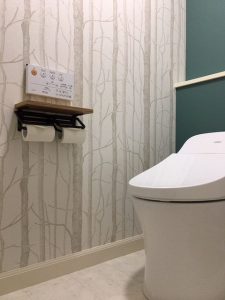 【WEB内覧会】北欧トイレ。トイレトペーパーホルダー・照明も北欧風で揃えました！